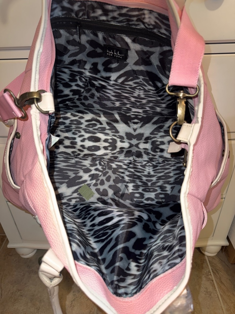 Nicole Miller Tote Bag Womens Large Pink PVC Shoulder Travel Zip Studded NWOT - Picture 4 of 6